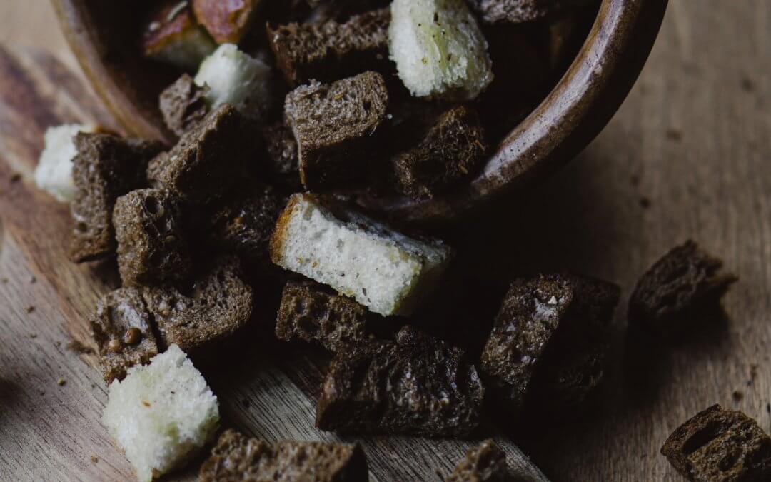 Zelfgemaakte Croutons van restjes brood