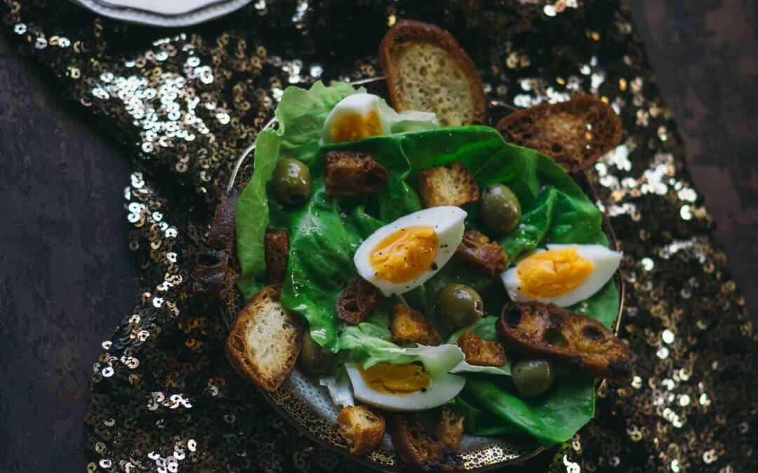 Oliebollen over? Maak deze croutons!